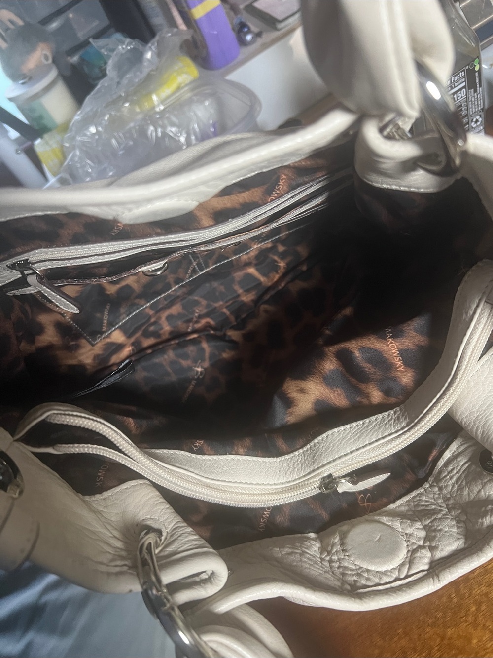 B Makowsky Classic Leather Shoulder Bag - White - Picture 3 of 5